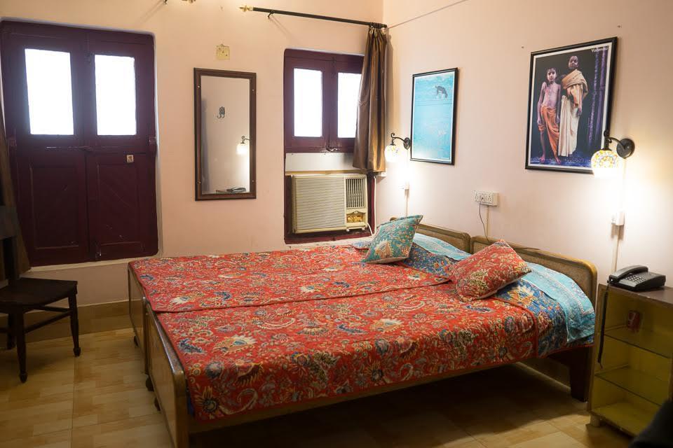Brown Bread Bakery Guest House فاراناسي المظهر الخارجي الصورة